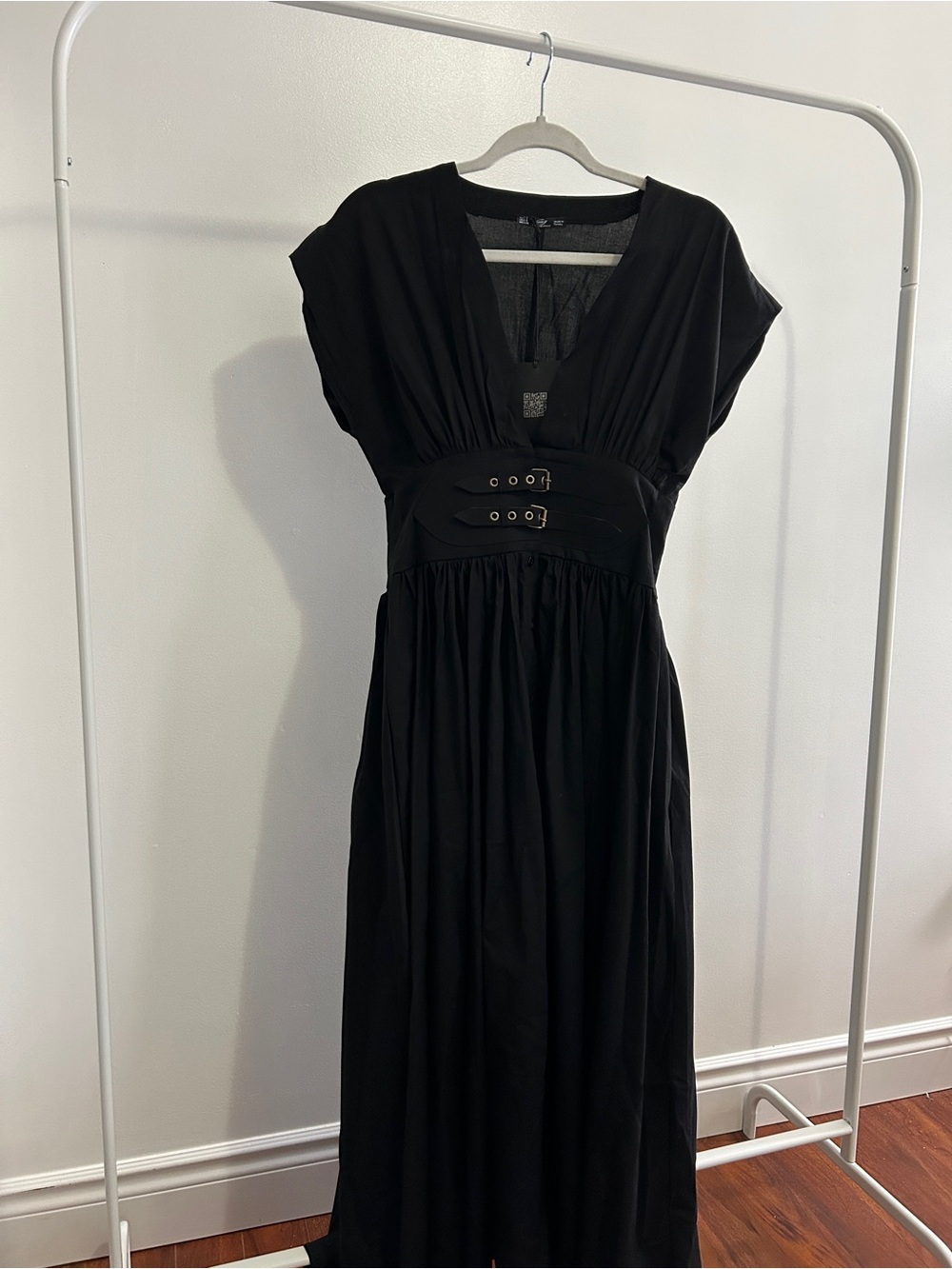 Black V-Neck Buckle Waist Maxi Dress